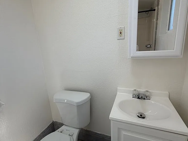 295 Roswell Dr — Photo 16