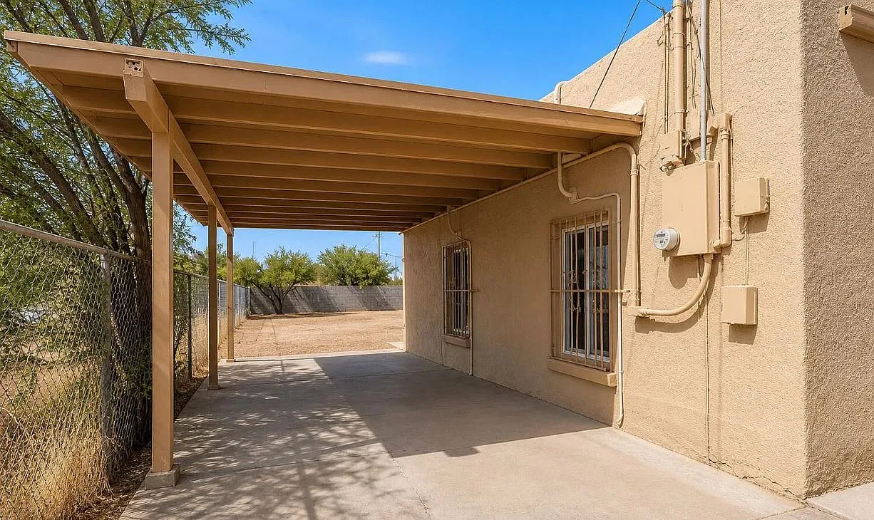 2 bed, 702 sqft, $1,500 — Photo 2