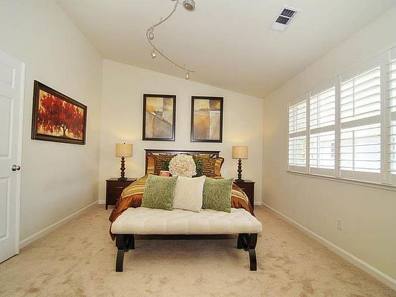 3rd image of 2080 McKenzie Pl