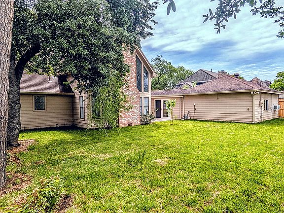 5th image of 15707 Downford Dr
