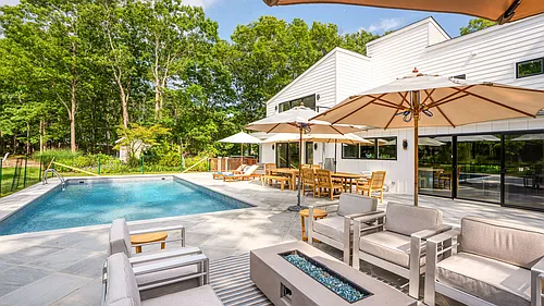 95 Peconic Hills Dr Photo 1
