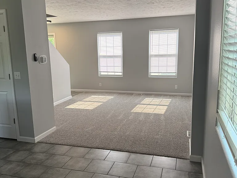 6402 S 167th Ave — Photo 5