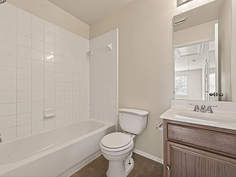 1838 Strongs Ct — Photo 19