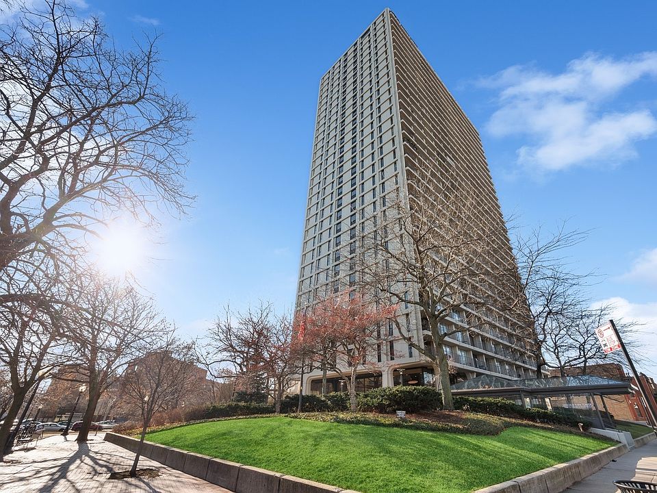 1st image of 1960 N Lincoln Park West Ave #1802