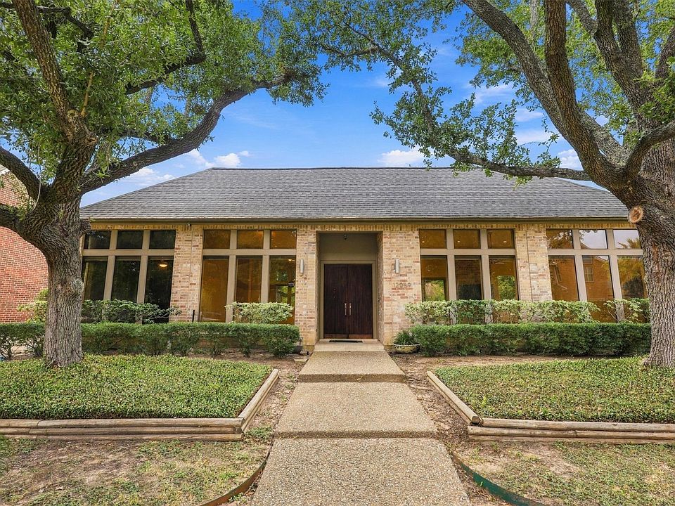 1st image of 12059 S Circle Dr