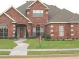 2 Canyon Bluff Ct, Wichita Falls, TX 76309