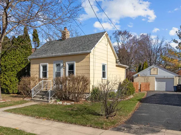 240 W 17th Ave, Oshkosh, WI 54902