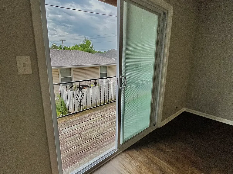 5502 Delmaria Way #6 — Photo 4