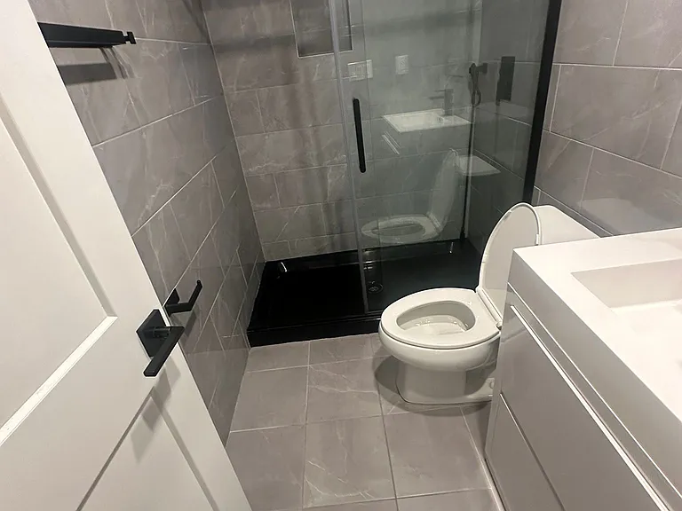 168 Mac Gregor St #1 — Photo 5