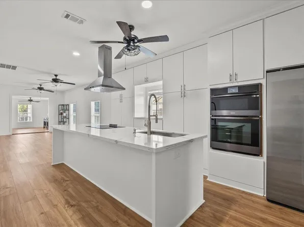 7013 Corsicana St, Houston, TX 77020