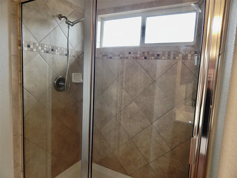 1110 Willowbrook Dr — Photo 9