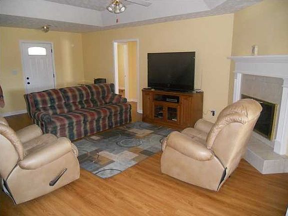 4th image of 6912 Oak Side Dr