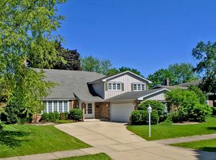 2419 N Hickory Ln, Arlington Heights, IL