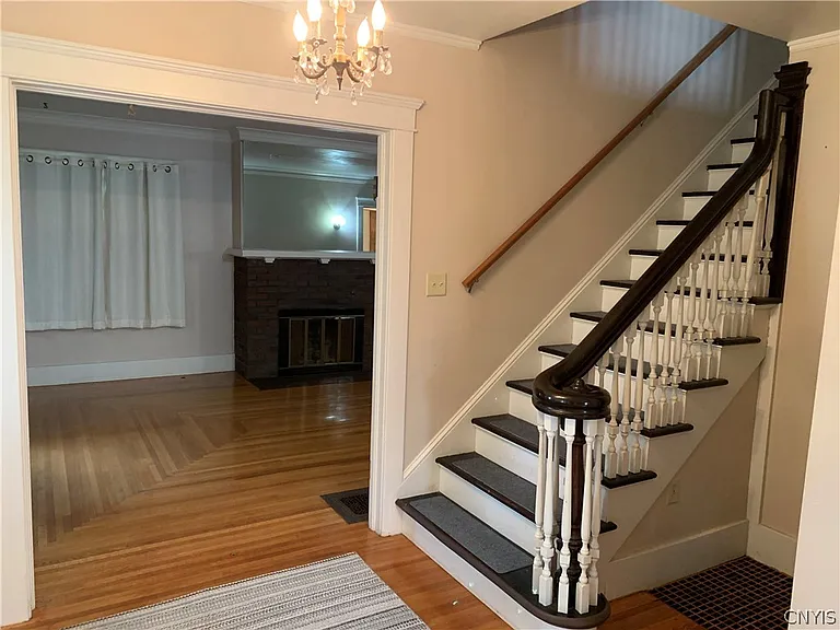 303 S 5th St — Photo 21