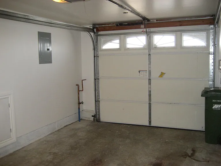 77 Forest Grove Dr — Photo 17