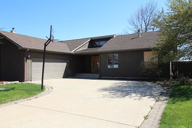 1st image of 2341 Hess Dr