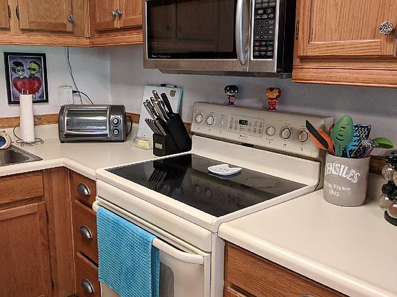5th image of 3121 W Hood Ave APT H106