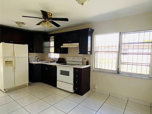 3rd image of 3104 NW 21st Ave #3104