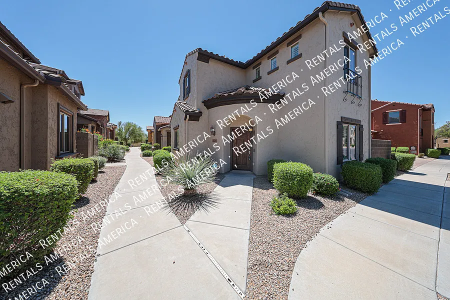 3625 E Zachary Dr