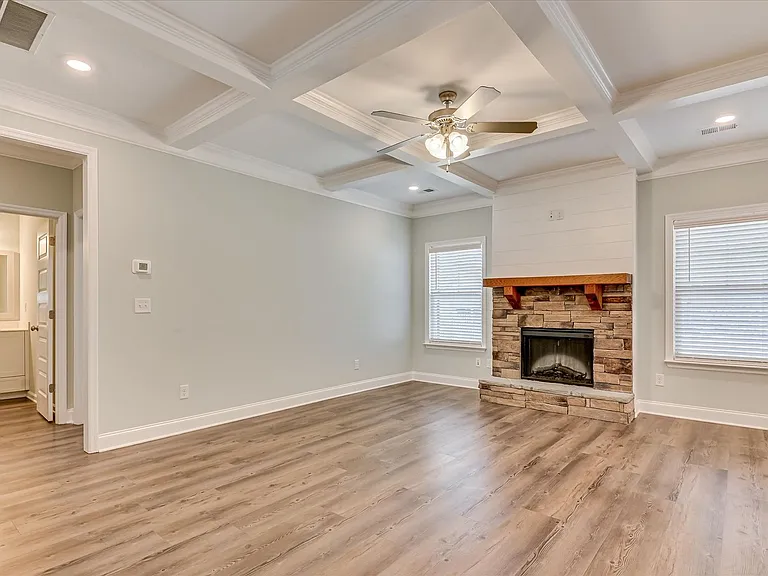 705 Navan Ln — Photo 7