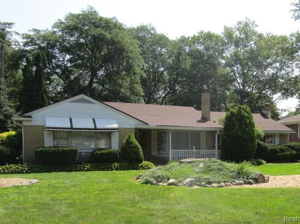 45522 Grant Park, Utica, MI 48317