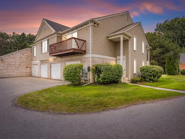 37427 Stonegate Cir, Clinton Township, MI 48036