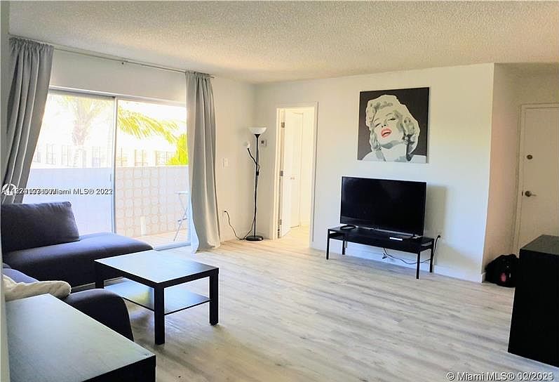 1st image of 947 Lenox Ave APT 405