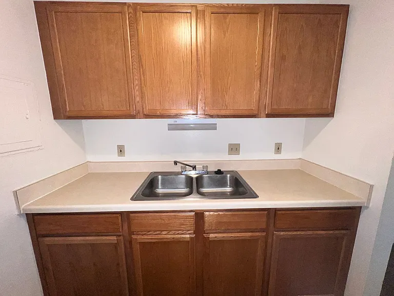3205 University Dr #J — Photo 1