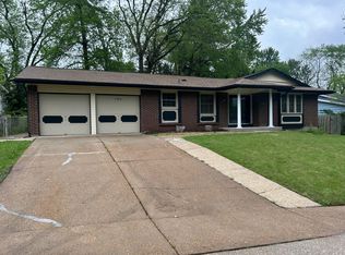 11870 Brampton Hunt Rd, Florissant, MO 63033