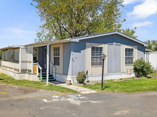 419 Fruitland Ave Trailer 27, Buhl, ID 83316