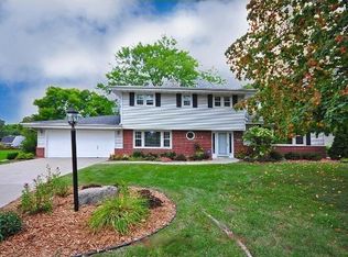 9620 Toledo Cir, Bloomington, MN 55437