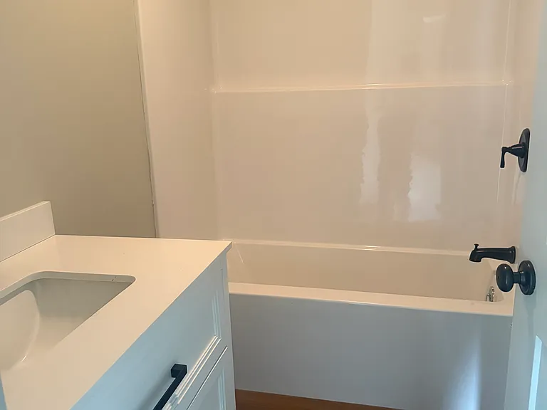922 Ogrady Dr — Photo 3