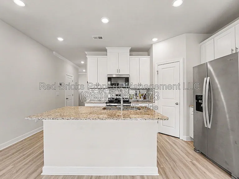 2043 Old Rivers Rd — Photo 7