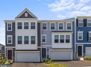 3965 Shire Meadow Ln, Triangle, VA 22172