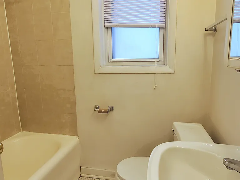 4423 W Irving Park Rd #1F — Photo 19