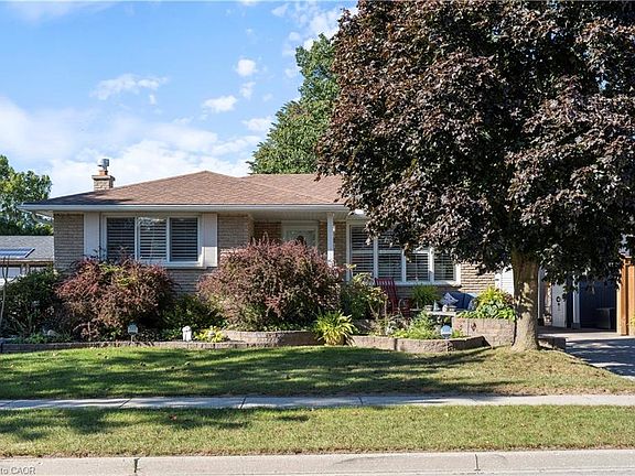 2nd image of 91 Lynndale Rd