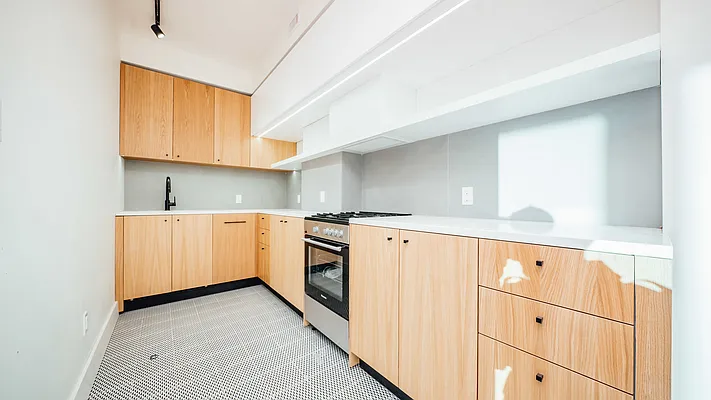 Rented by Nooklyn NYC LLC | media 31