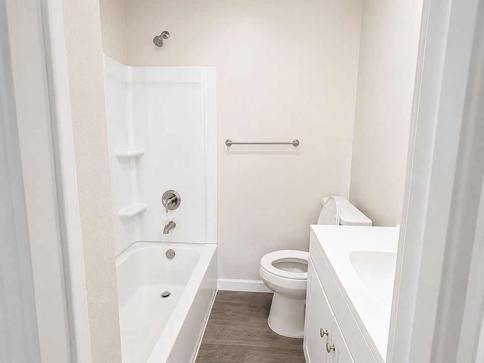 1st image of 824 Karnes St #C