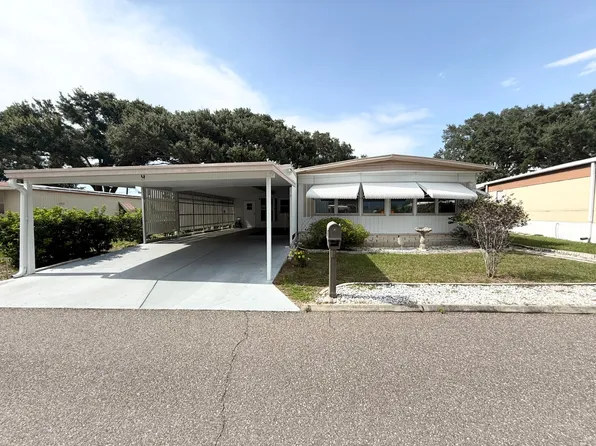 9 Briarwood Ln, Thonotosassa, FL 33592