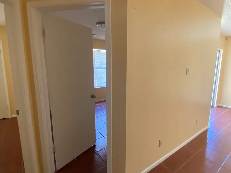 1801 Denmark Ln — Photo 5