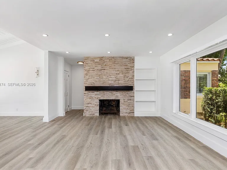 330 Coconut Isle Dr — Photo 6