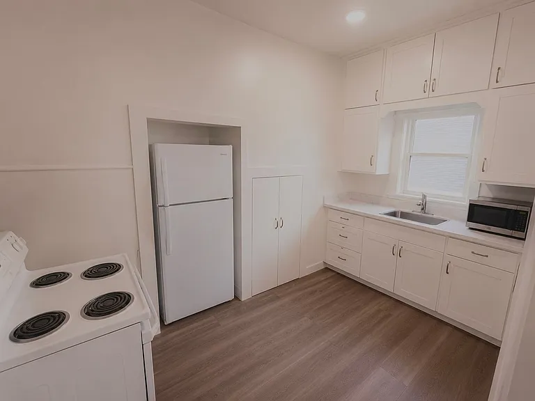 404 S Van Buren St — Photo 7