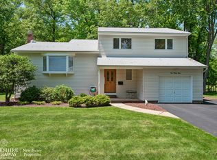 233 River Bend Rd, Berkeley Heights, NJ 07922