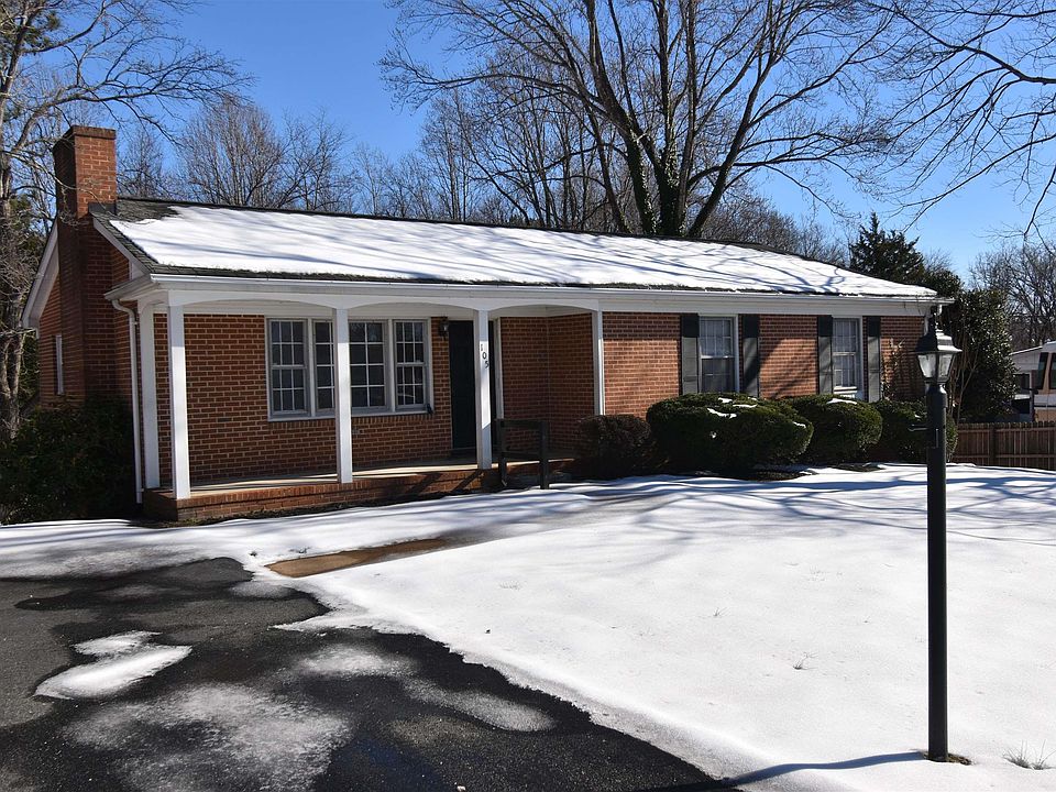 1st image of 105 Deerwood Dr