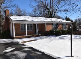 105 Deerwood Dr, Charlottesville, VA 22911