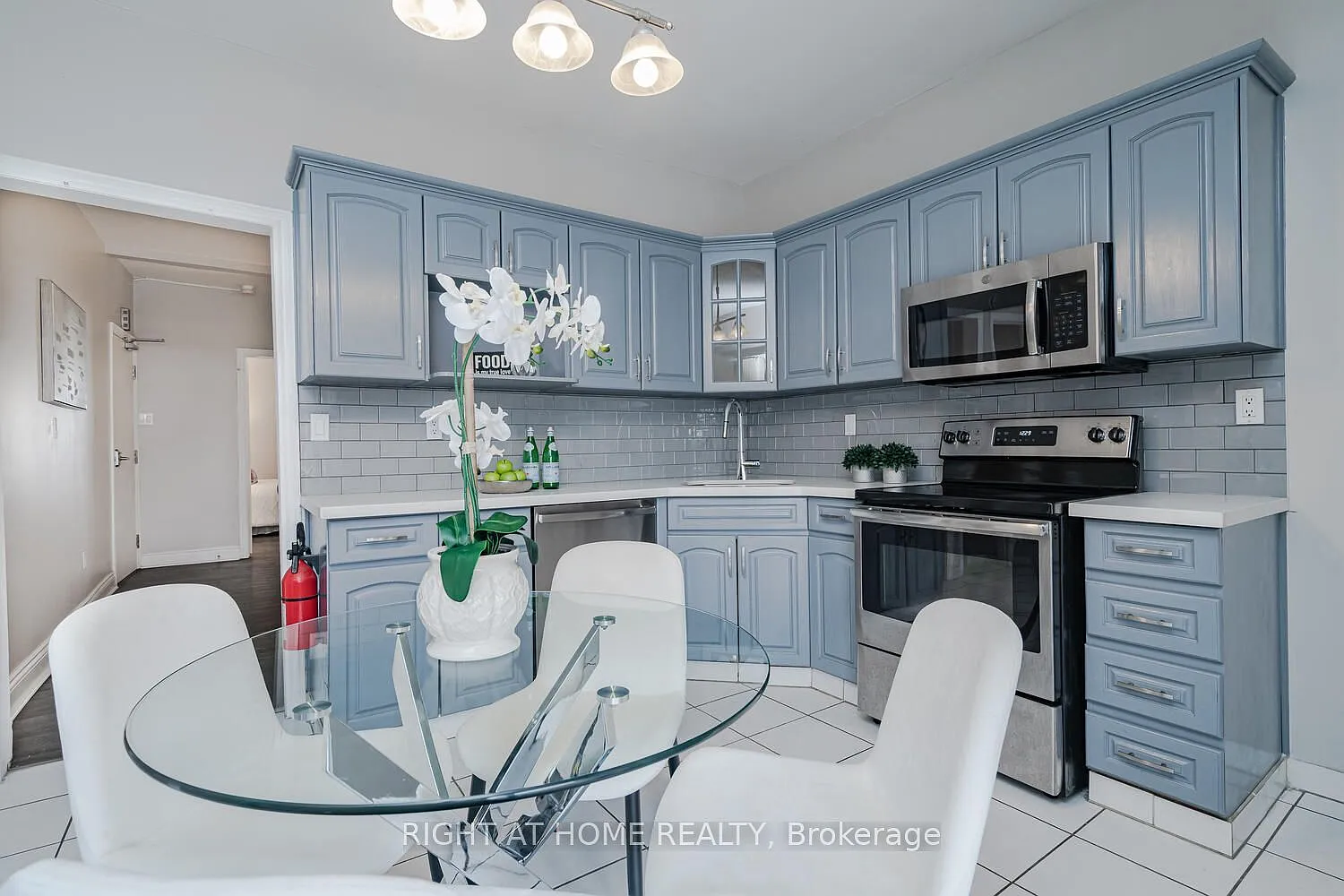 1 bed, $2,100 — Photo 2