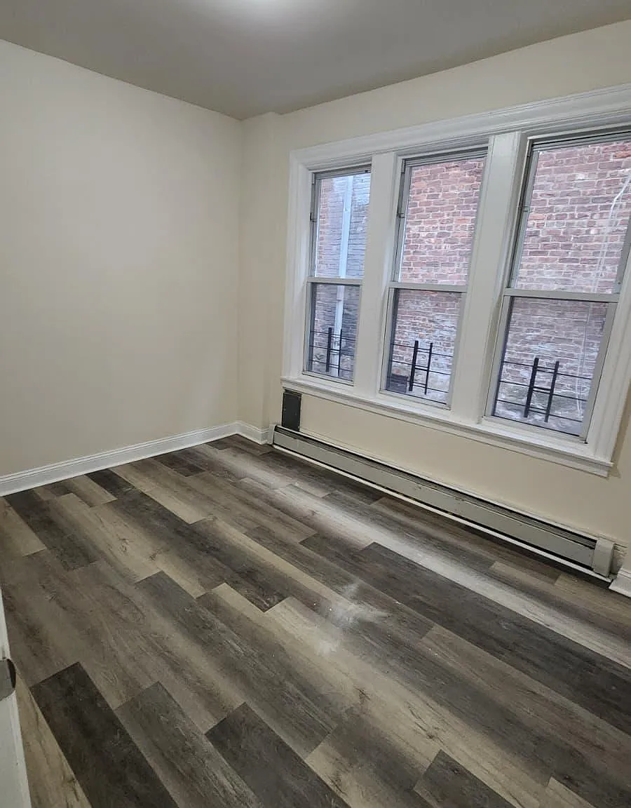 3 bed, 1300 sqft, $3,400 — Photo 2