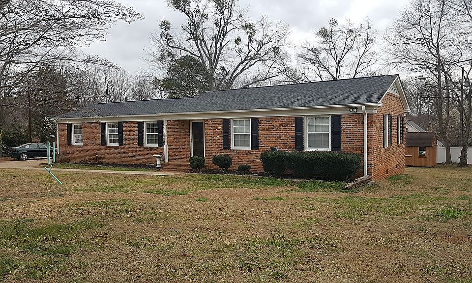 2nd image of 115 Beechwood Dr