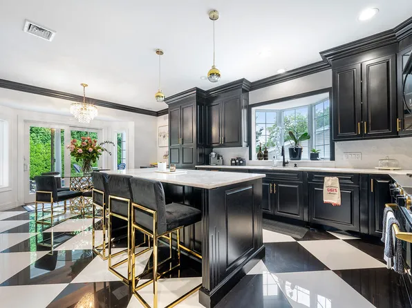 373 Ocean Terrace image 10 of 47