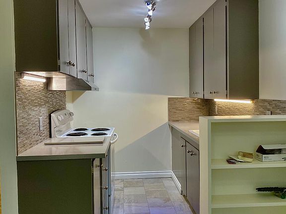 5th image of 9922 Lake Washington Blvd NE Unit 6